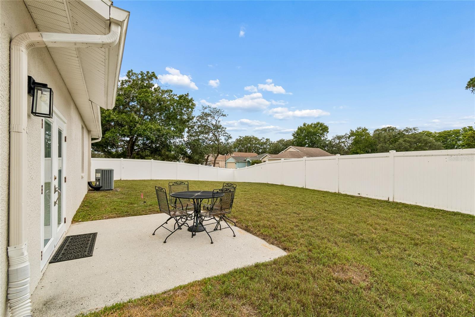 COLONY LAKES - Residential