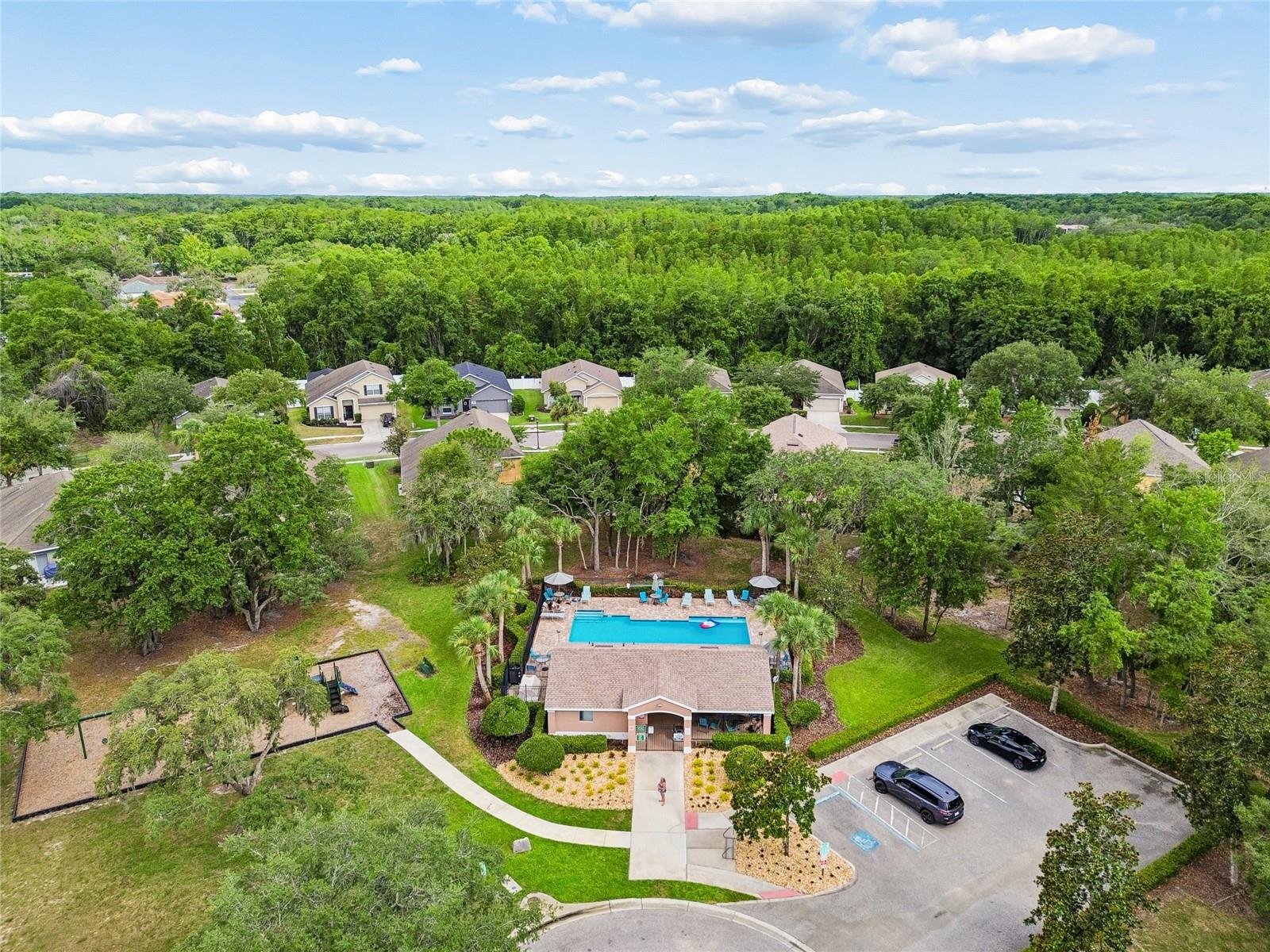 COLONY LAKES - Residential