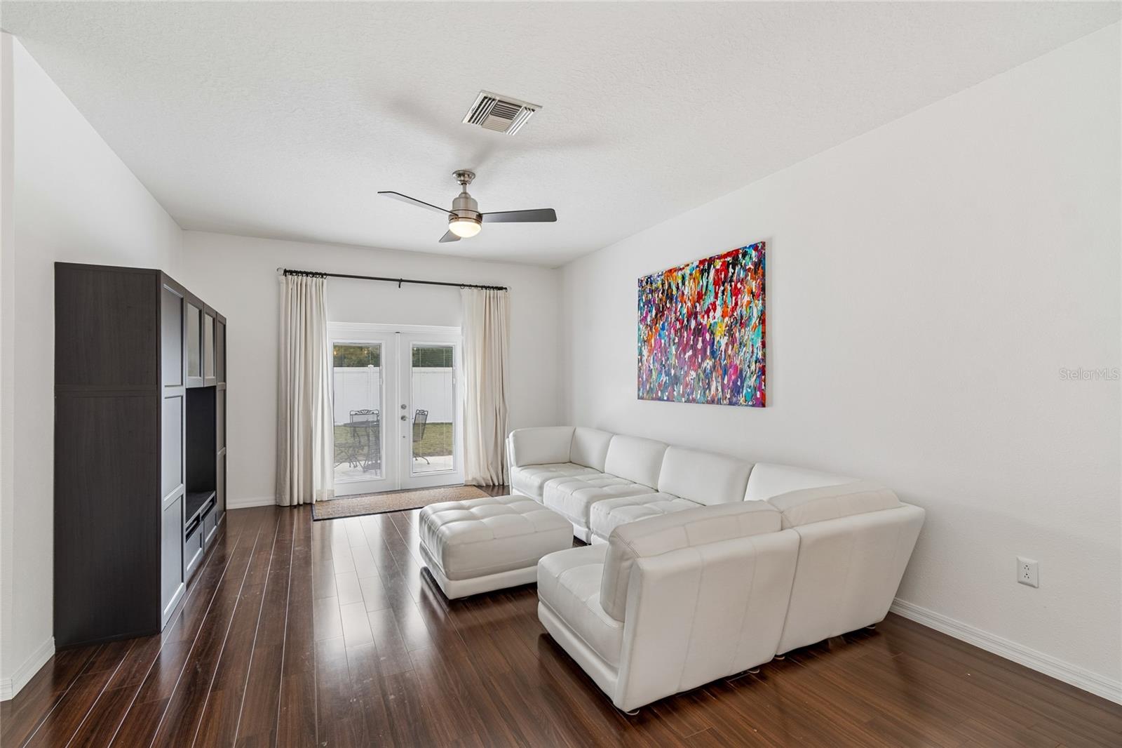 COLONY LAKES - Residential