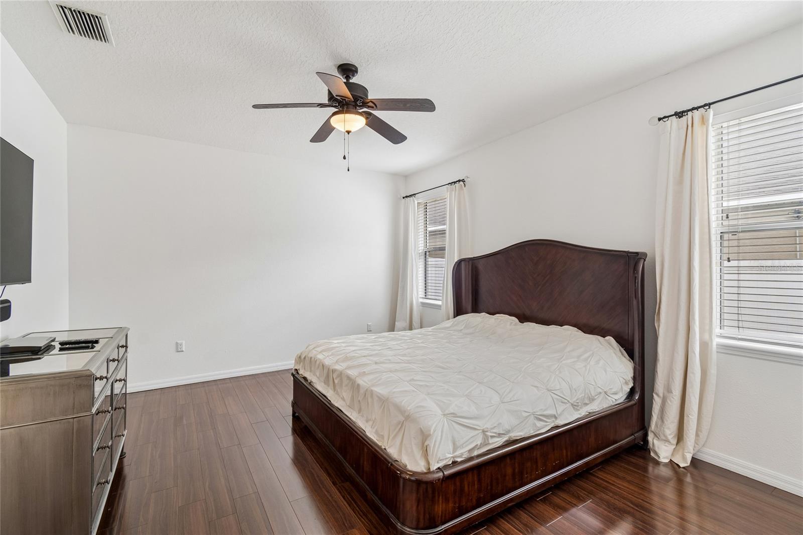 COLONY LAKES - Residential