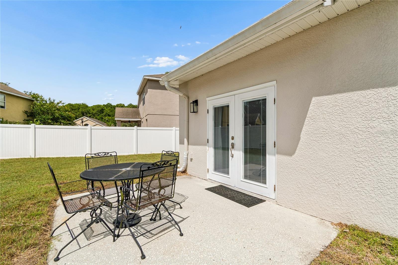 COLONY LAKES - Residential