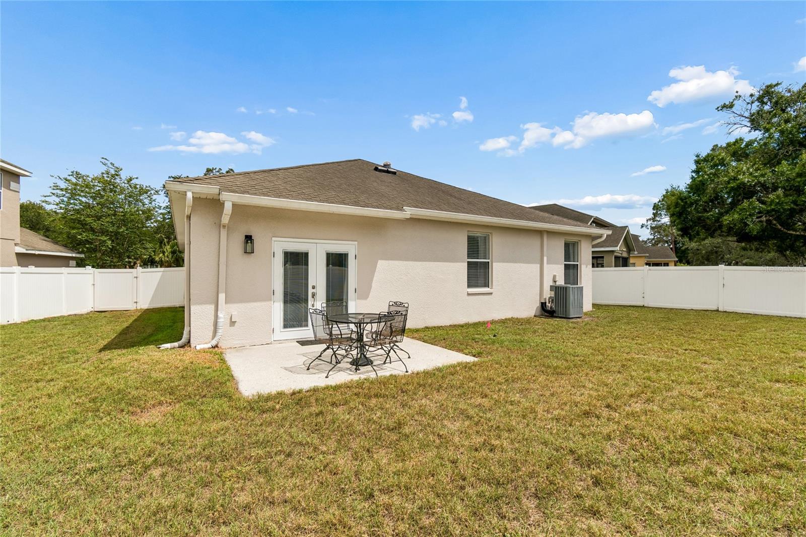 COLONY LAKES - Residential