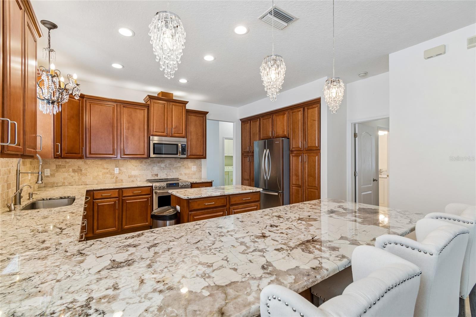 COLONY LAKES - Residential