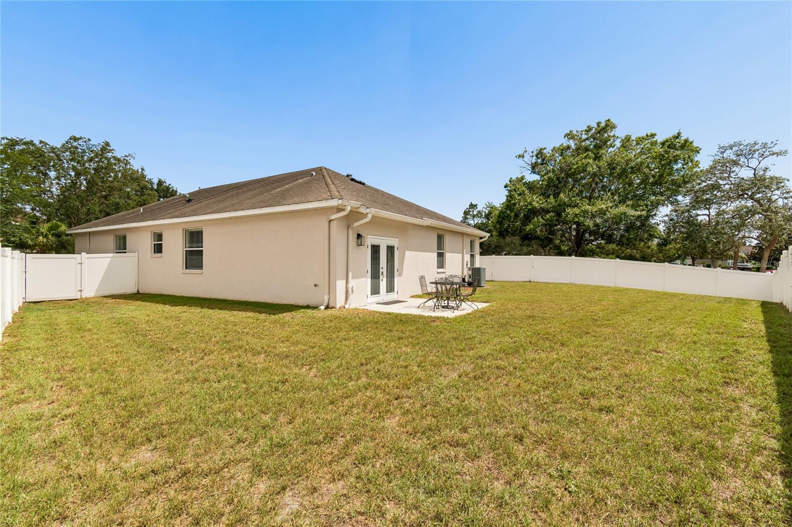 COLONY LAKES - Residential