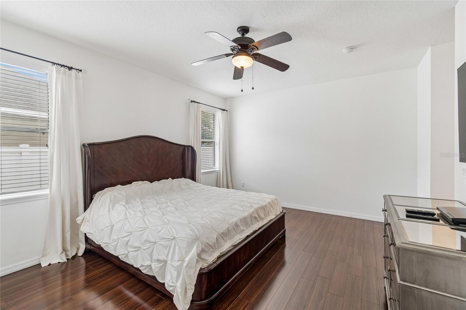 COLONY LAKES - Residential