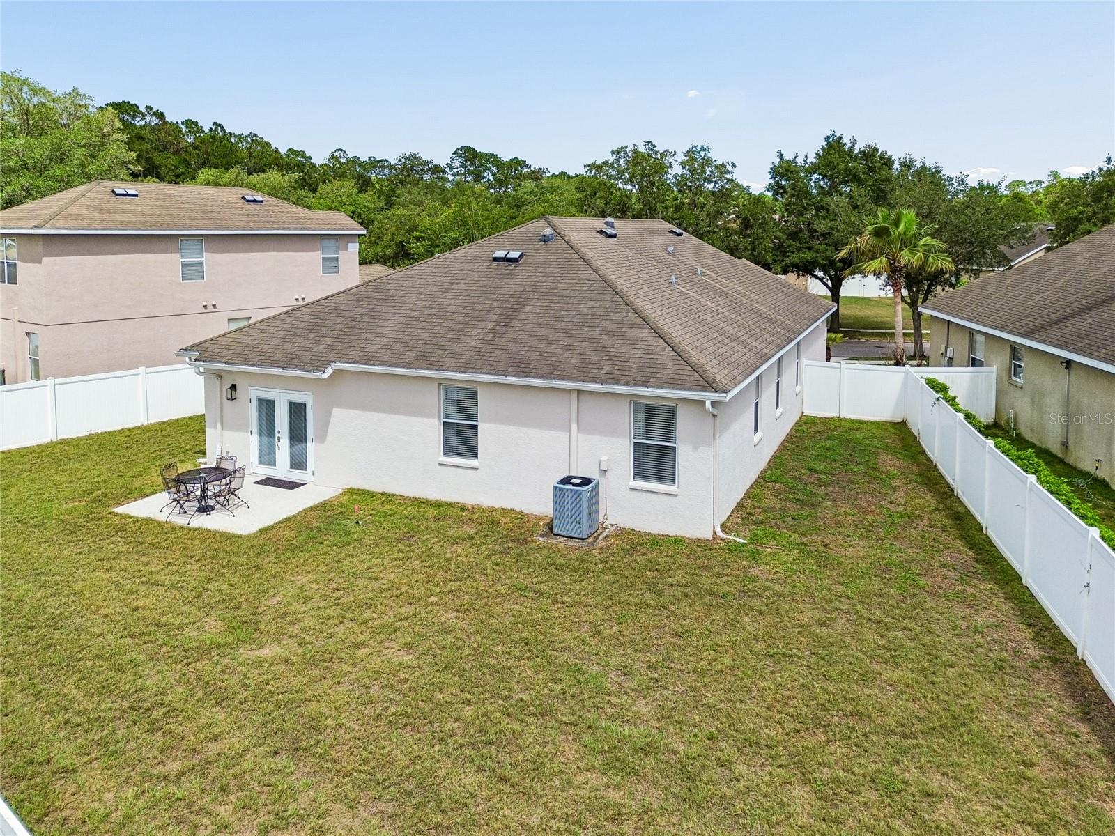 COLONY LAKES - Residential