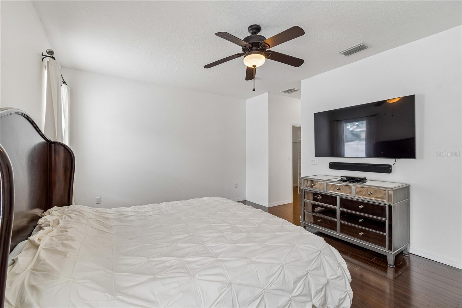COLONY LAKES - Residential