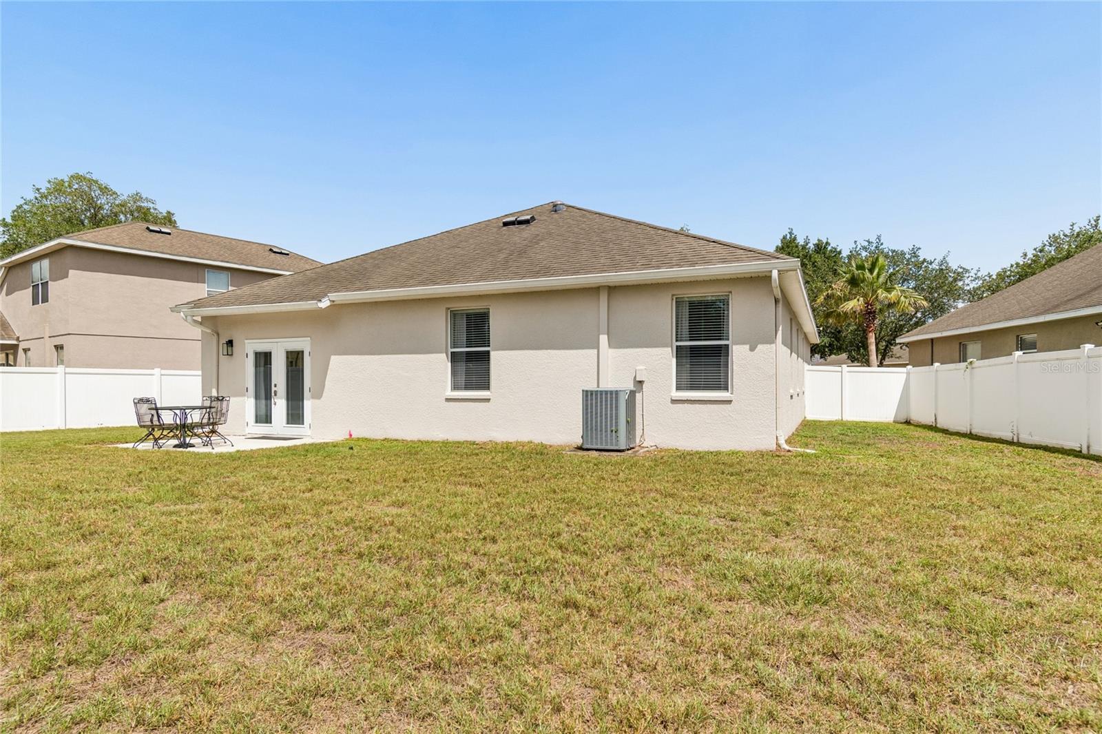 COLONY LAKES - Residential