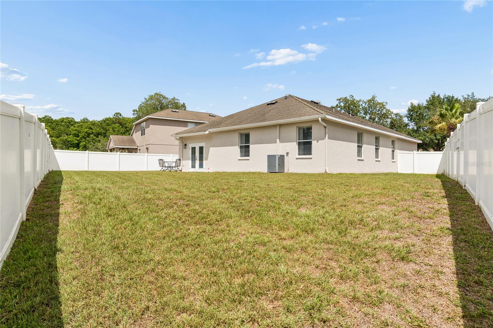 COLONY LAKES - Residential