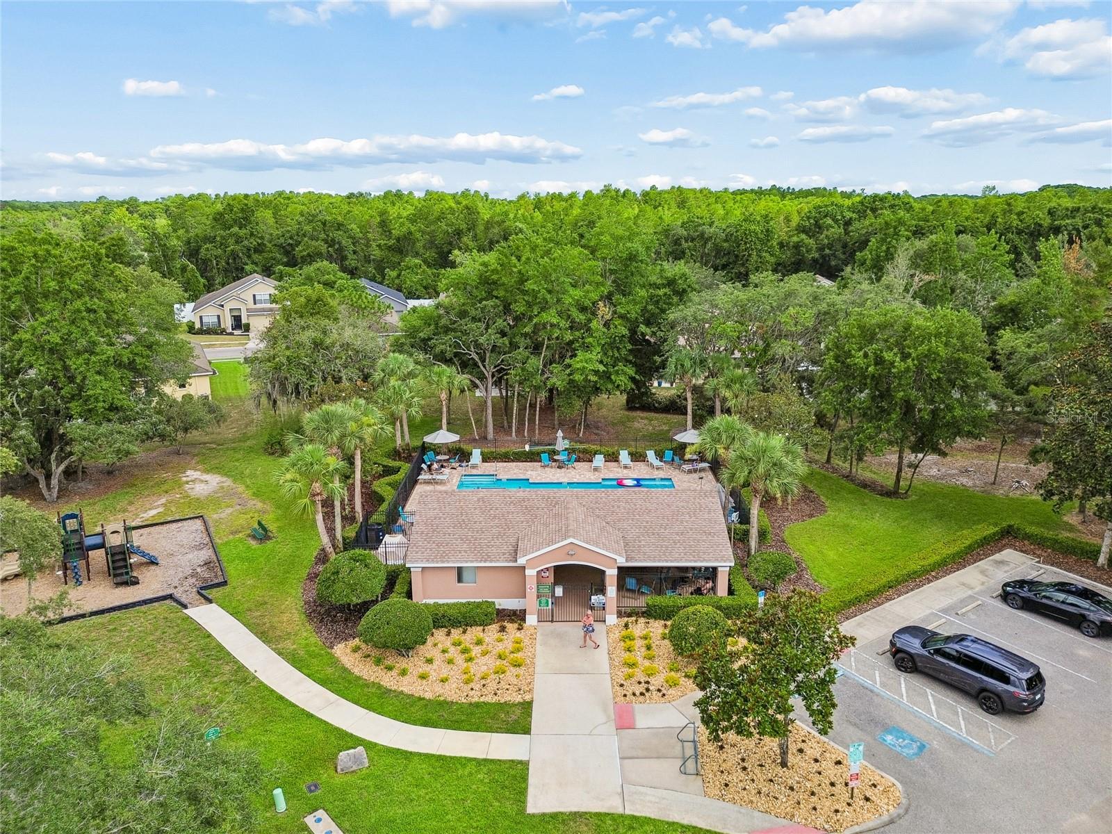 COLONY LAKES - Residential