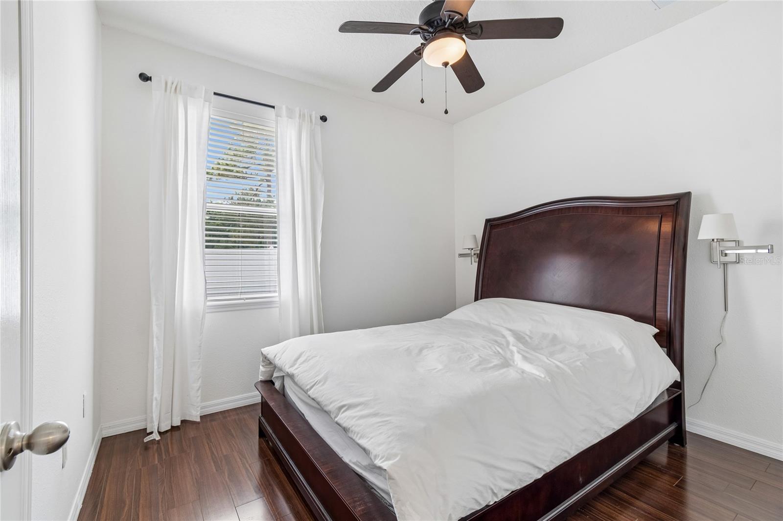 COLONY LAKES - Residential