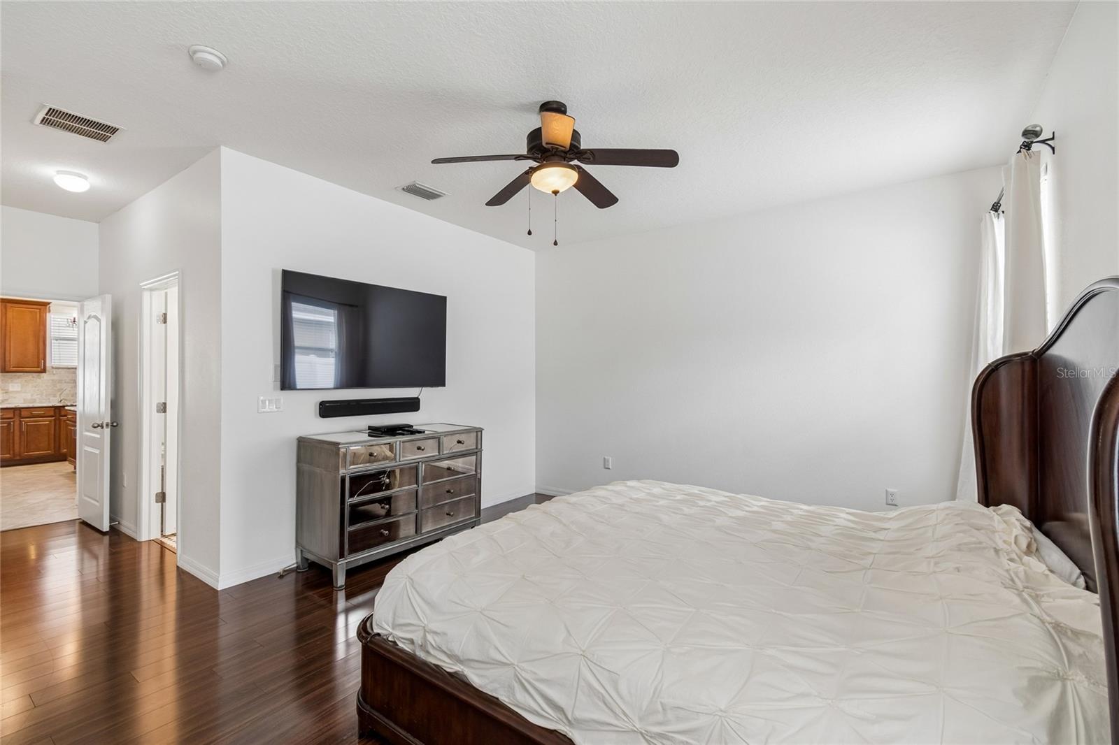 COLONY LAKES - Residential