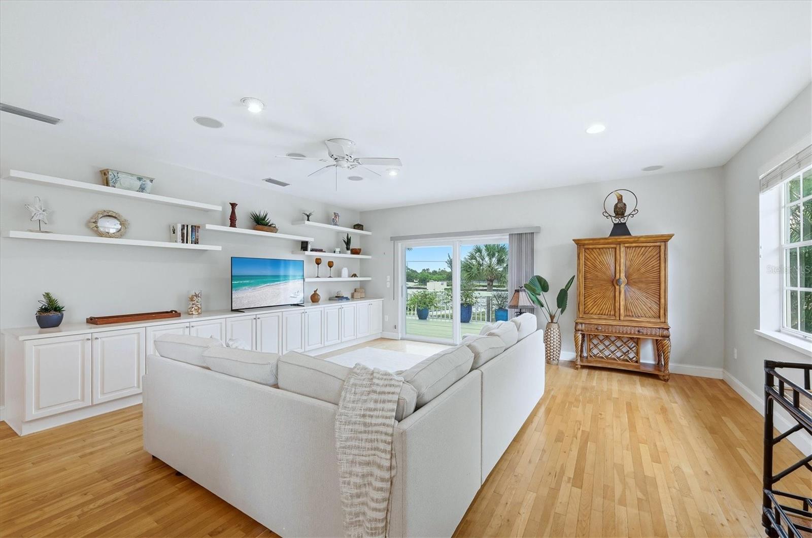 SEABREEZE - Residential