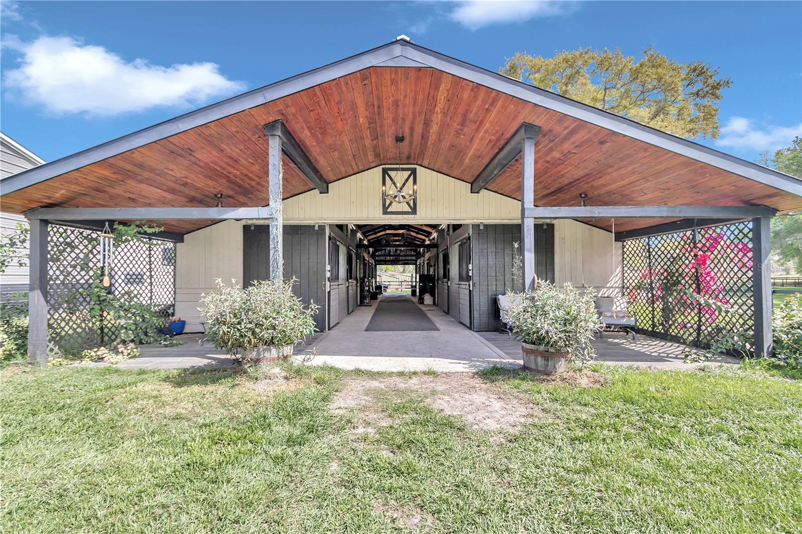 FORTY OAKS FARM - Farm