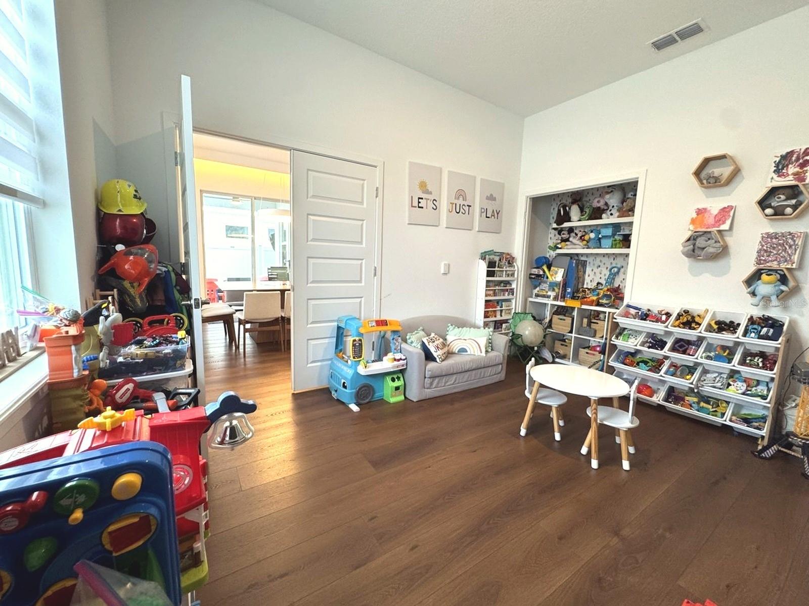 WINDING BAY PH 3 - Residential