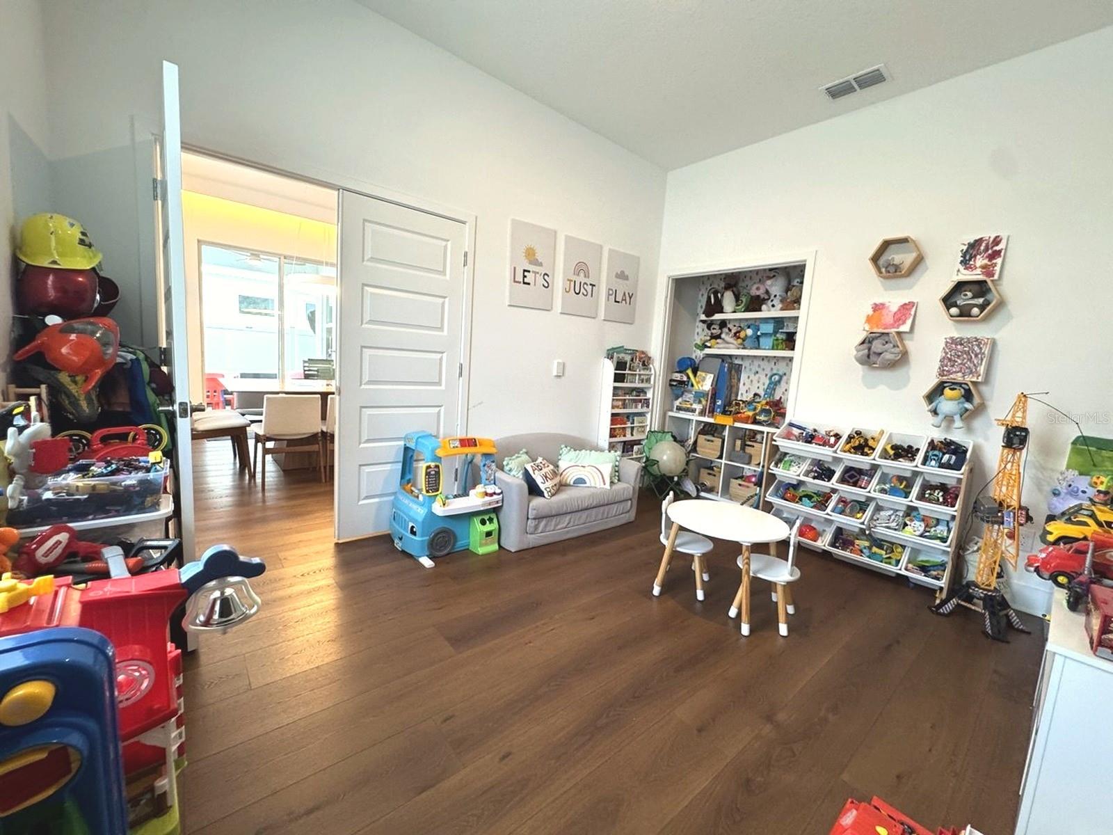 WINDING BAY PH 3 - Residential