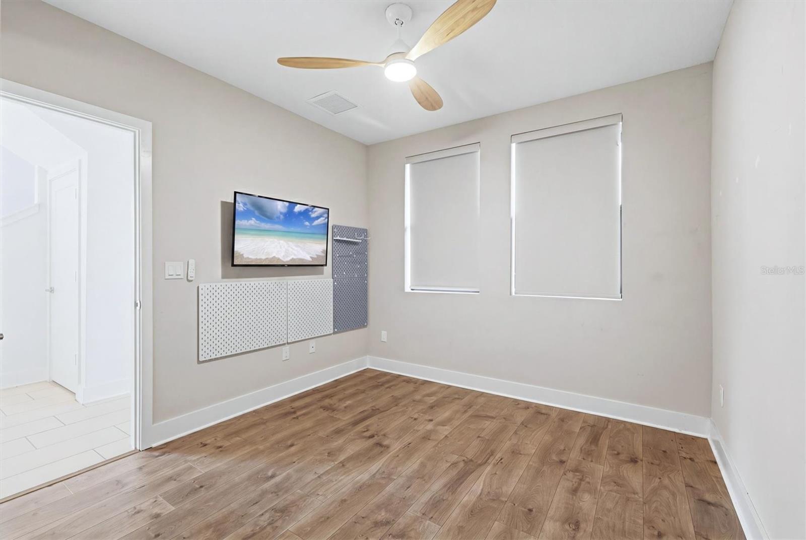 UPTOWN KENWOOD - Residential
