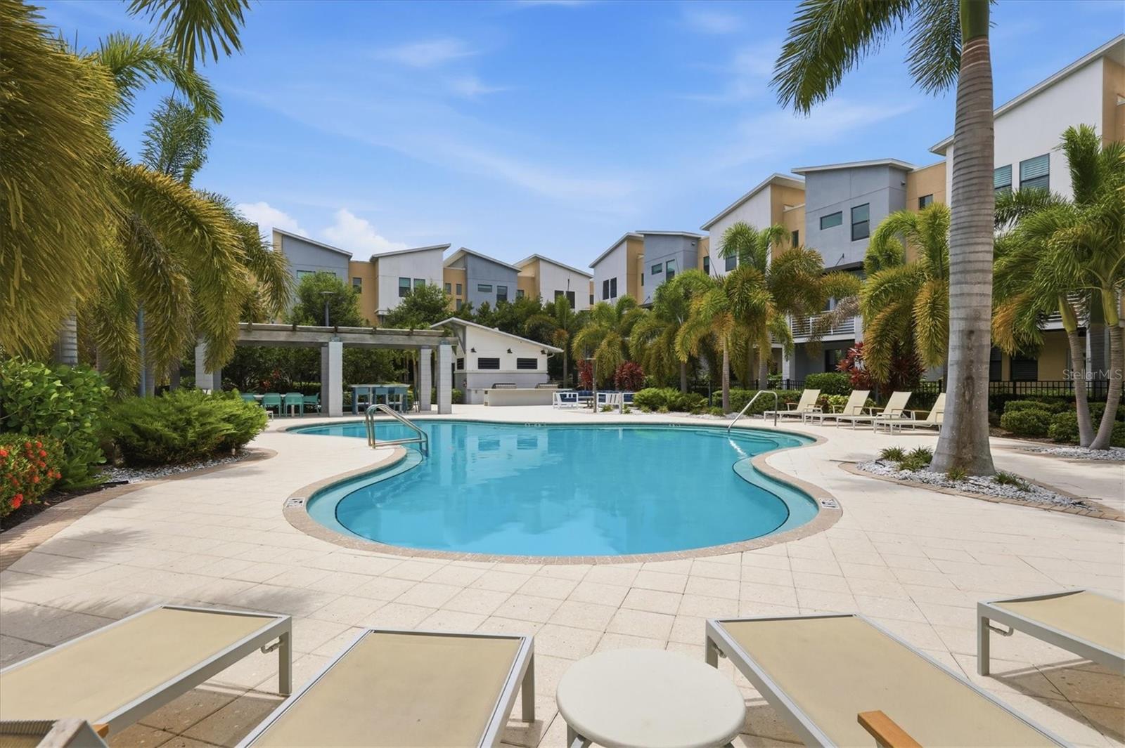 UPTOWN KENWOOD - Residential