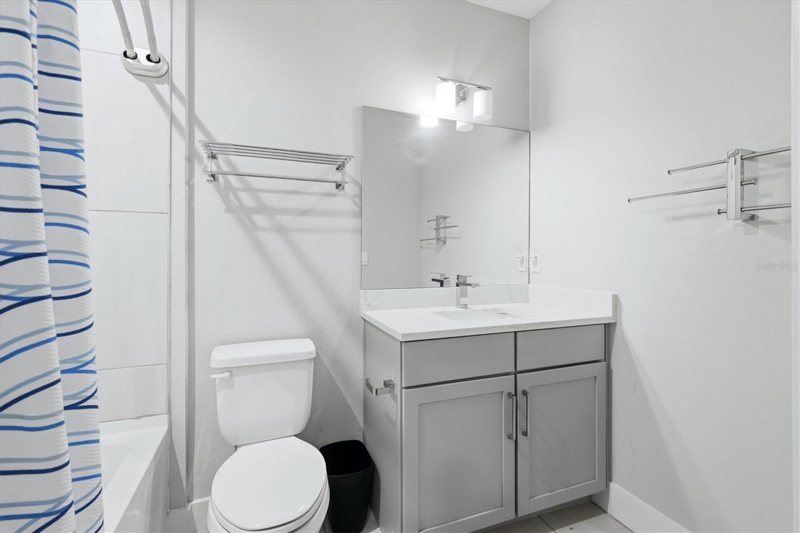 UPTOWN KENWOOD - Residential