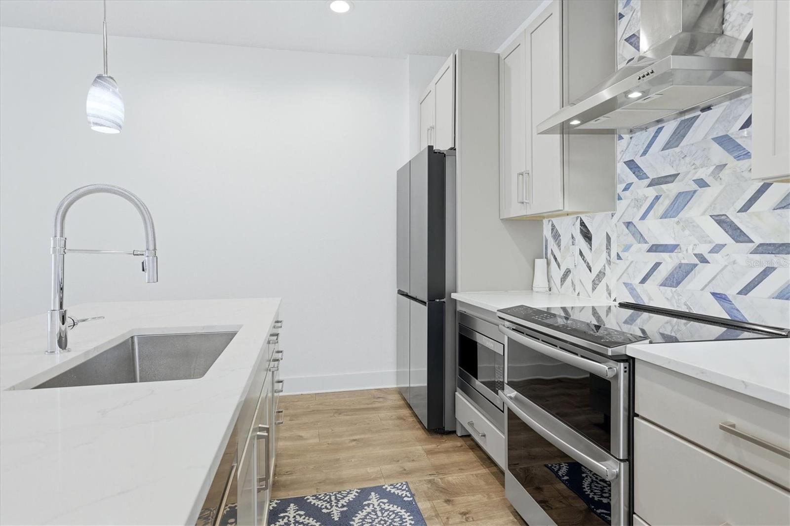 UPTOWN KENWOOD - Residential