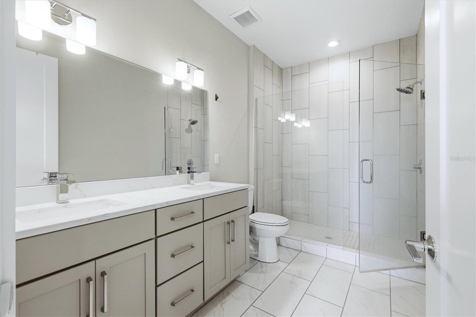 UPTOWN KENWOOD - Residential