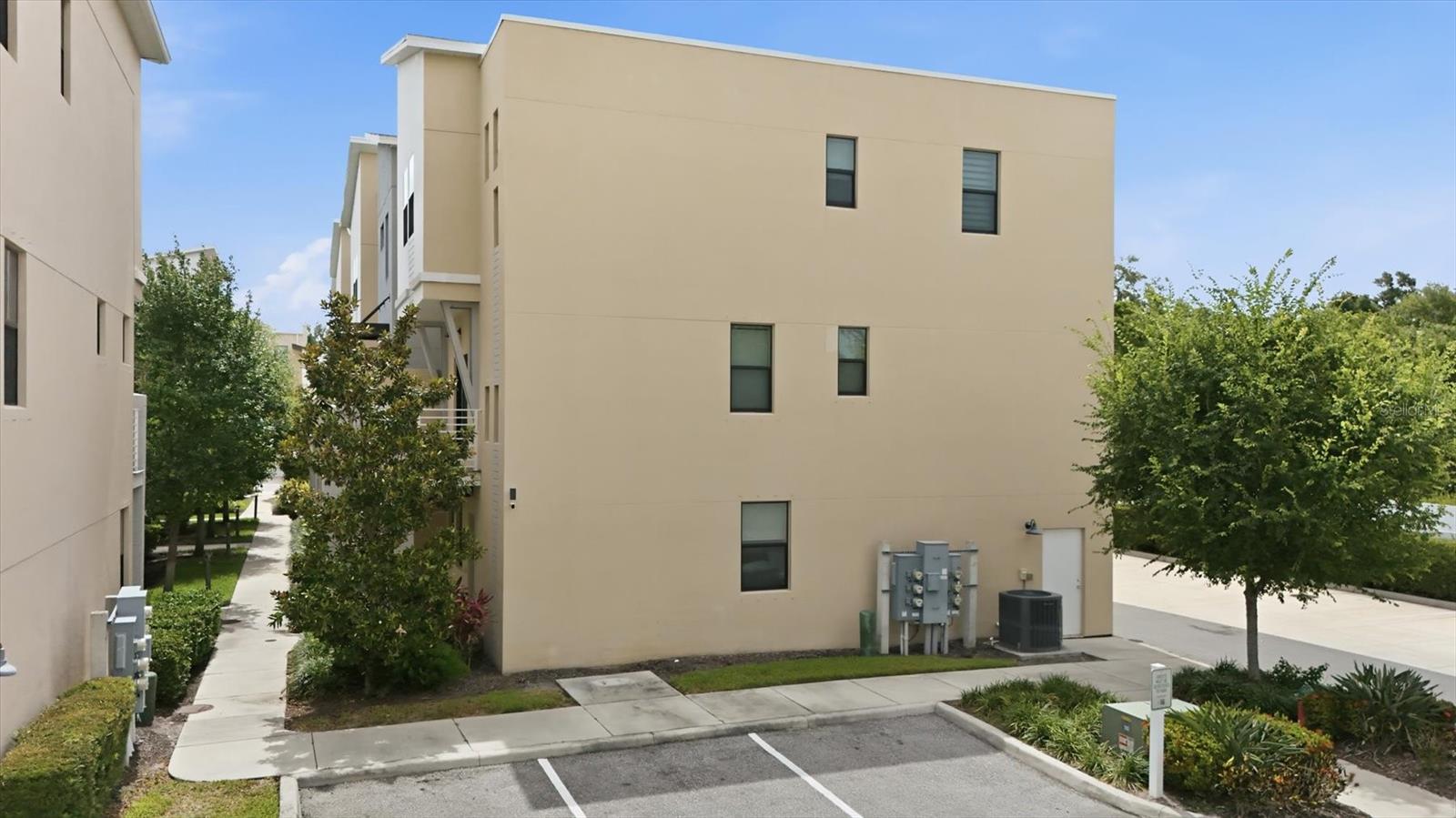 UPTOWN KENWOOD - Residential