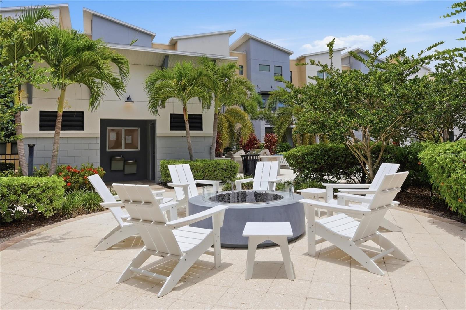 UPTOWN KENWOOD - Residential