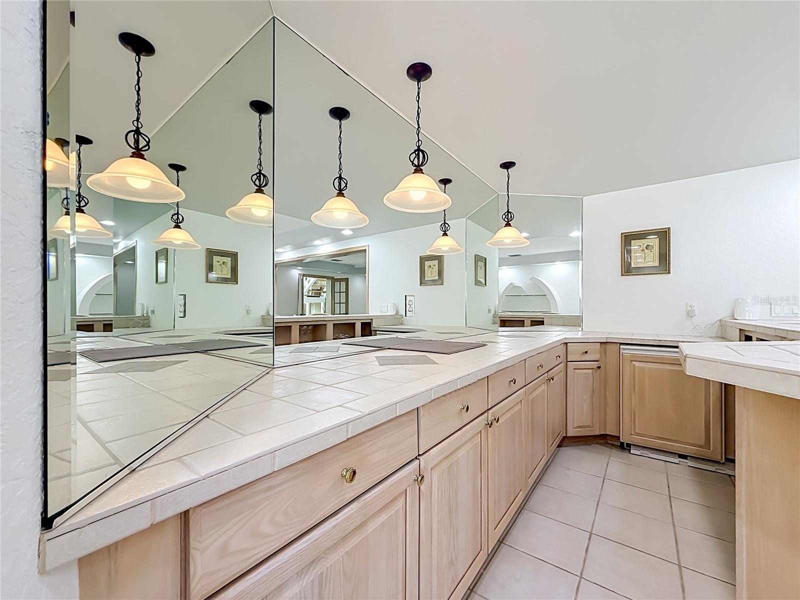 TIERRA VERDE UNIT 1 4TH REP - Residential