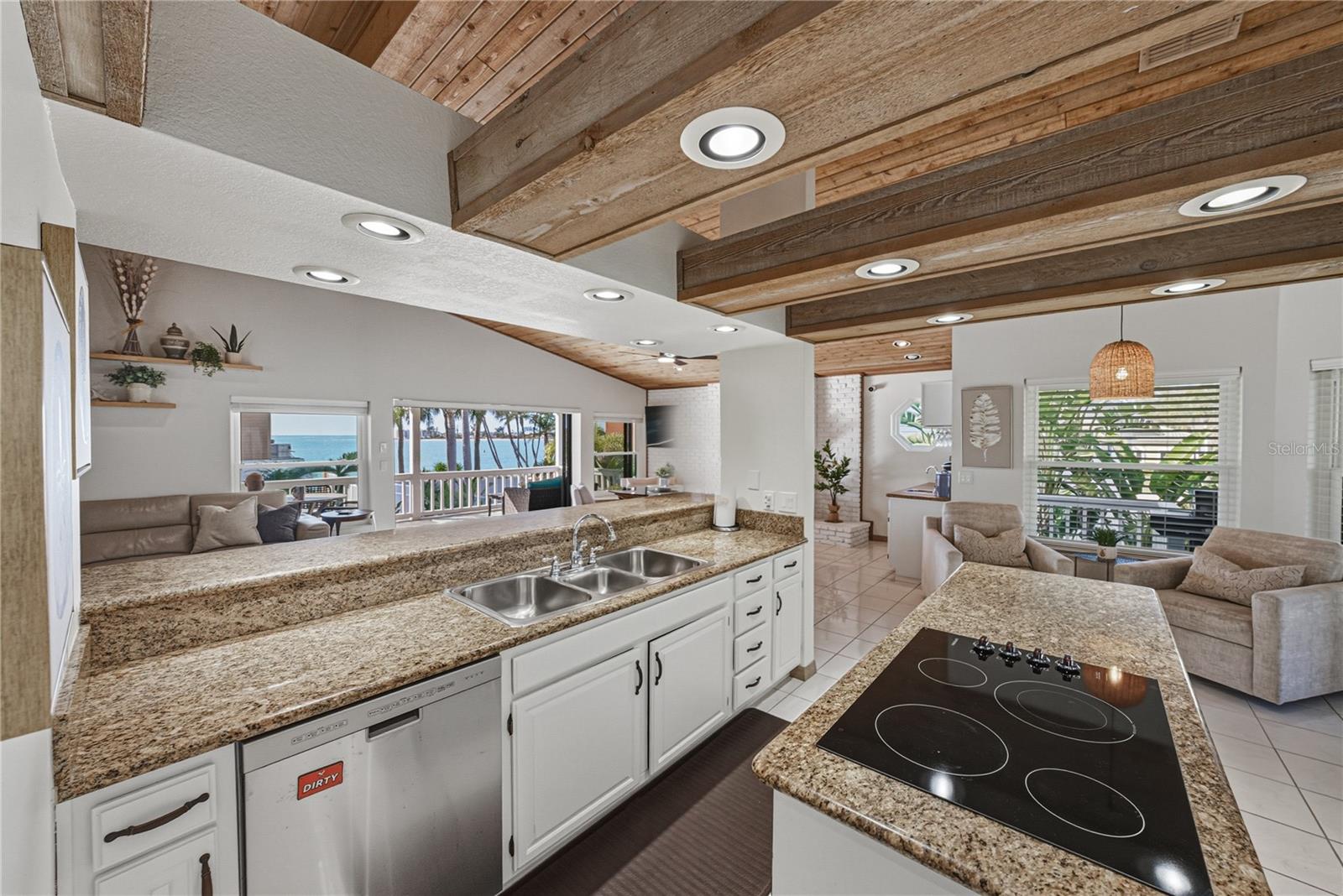 TIERRA VERDE UNIT 1 4TH REP - Residential