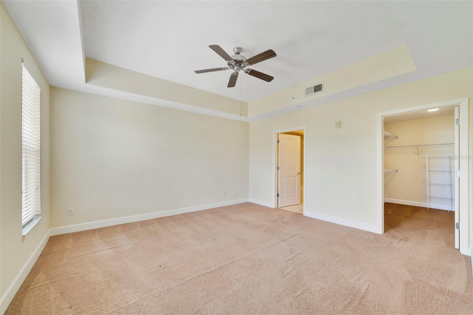 ARTISAN CLUB CONDO PH 2 - Residential