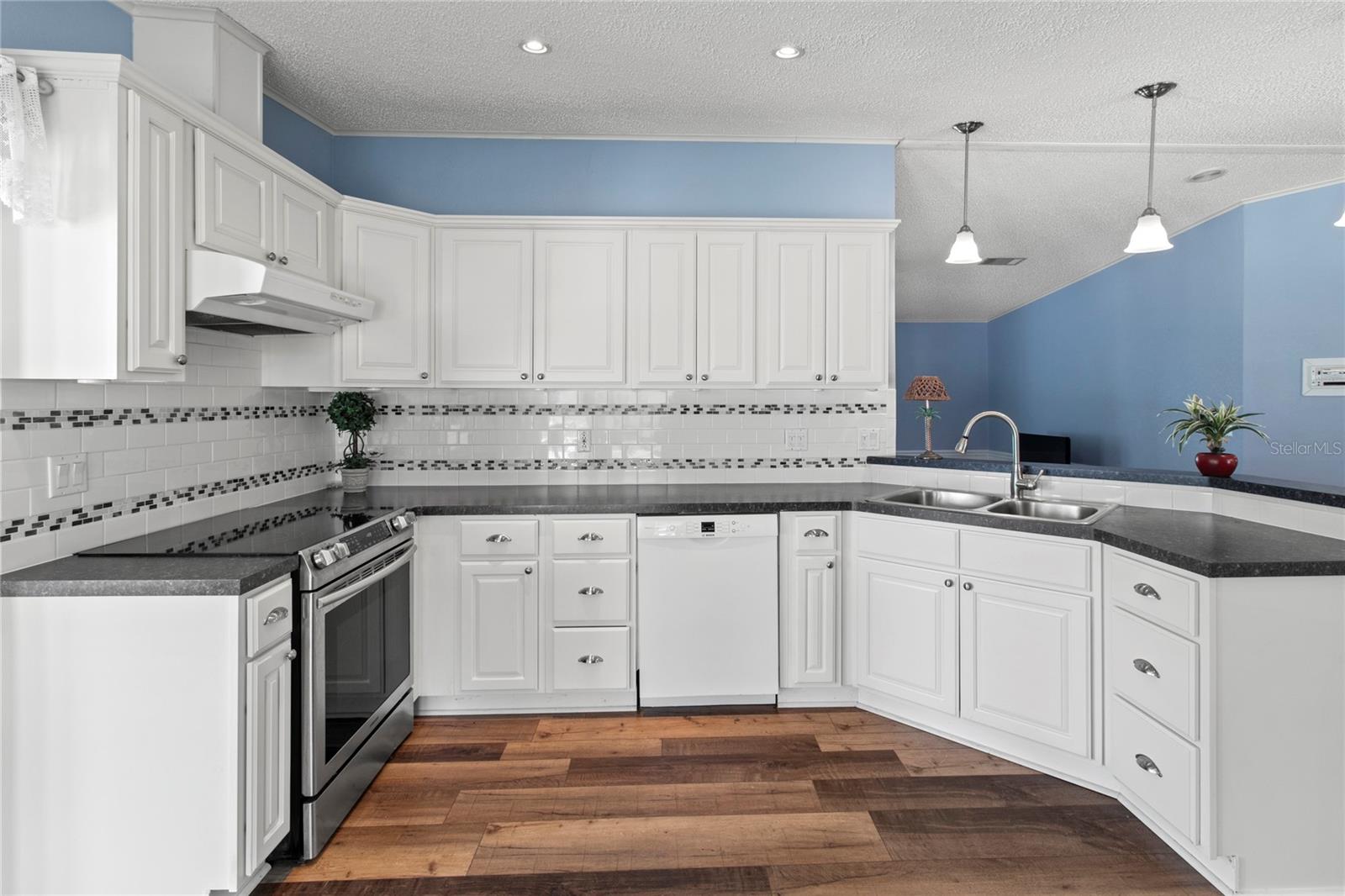 RIDGEWOOD OAKS PH II & III - Residential