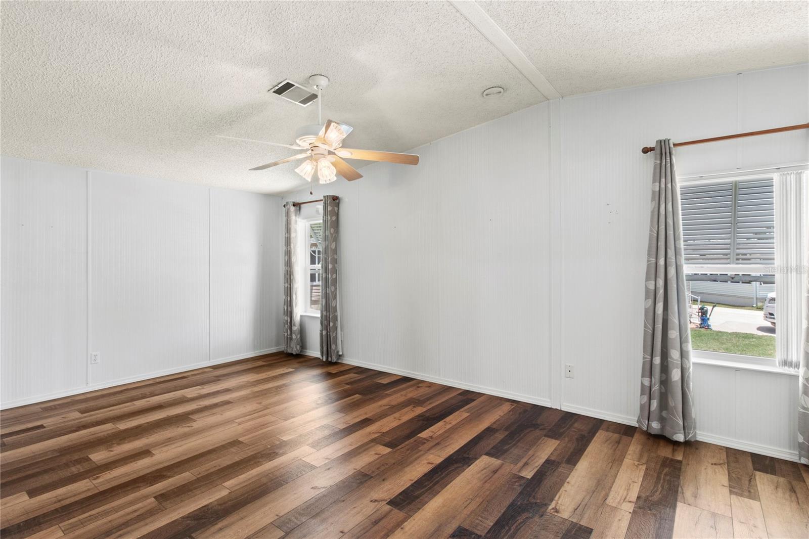 RIDGEWOOD OAKS PH II & III - Residential