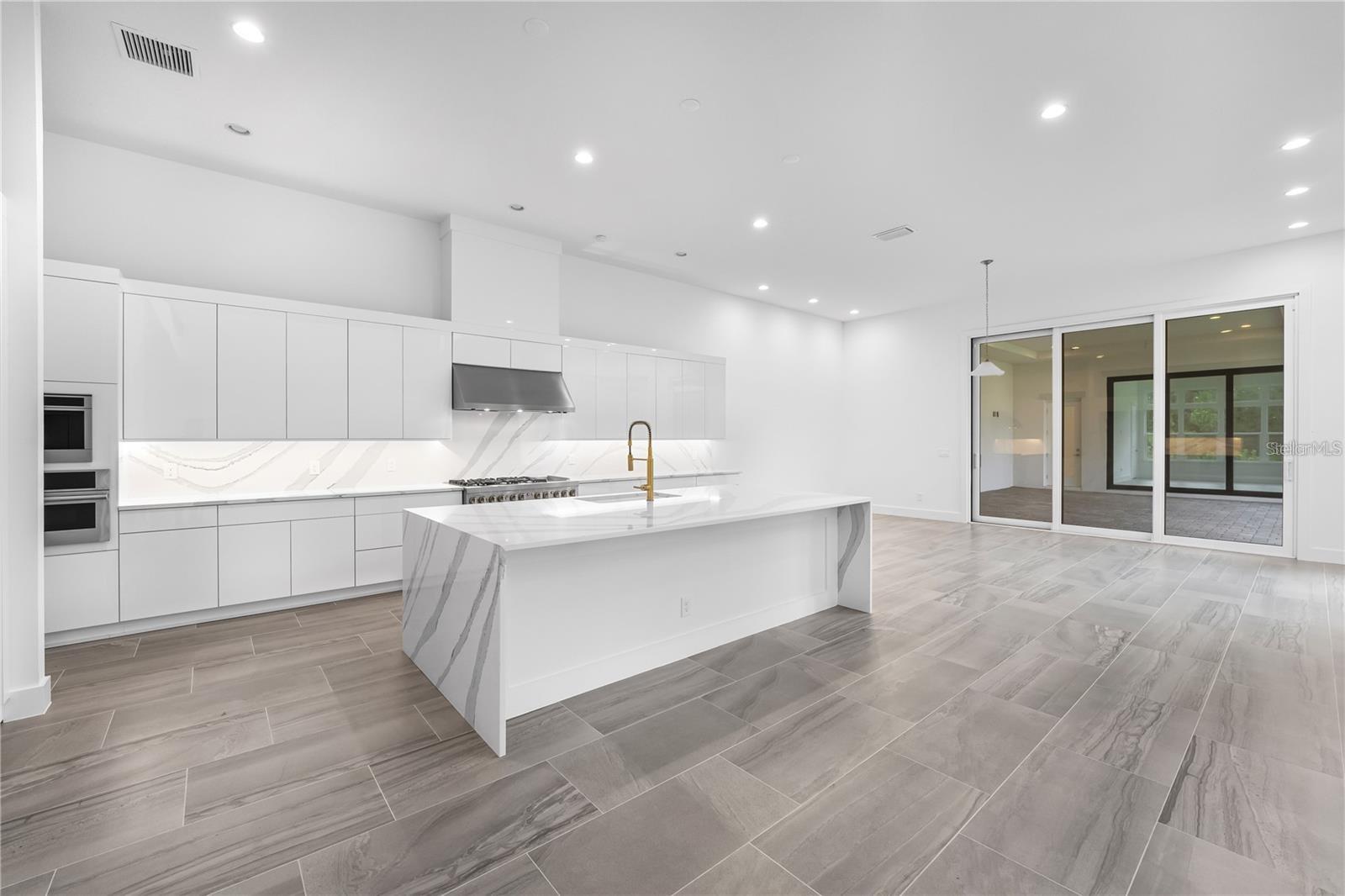 LAUREL POINTE PH 2 - Residential