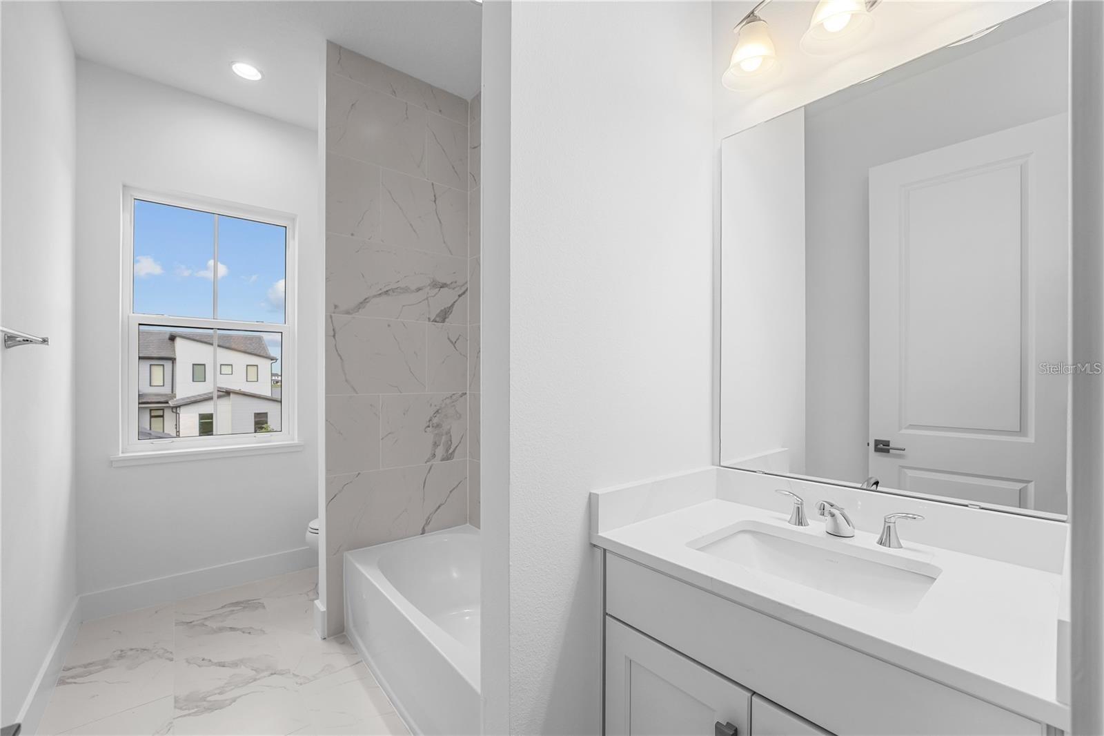 LAUREL POINTE PH 2 - Residential