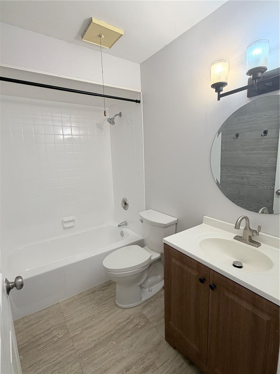 ASHWOOD CONDO - Residential Lease