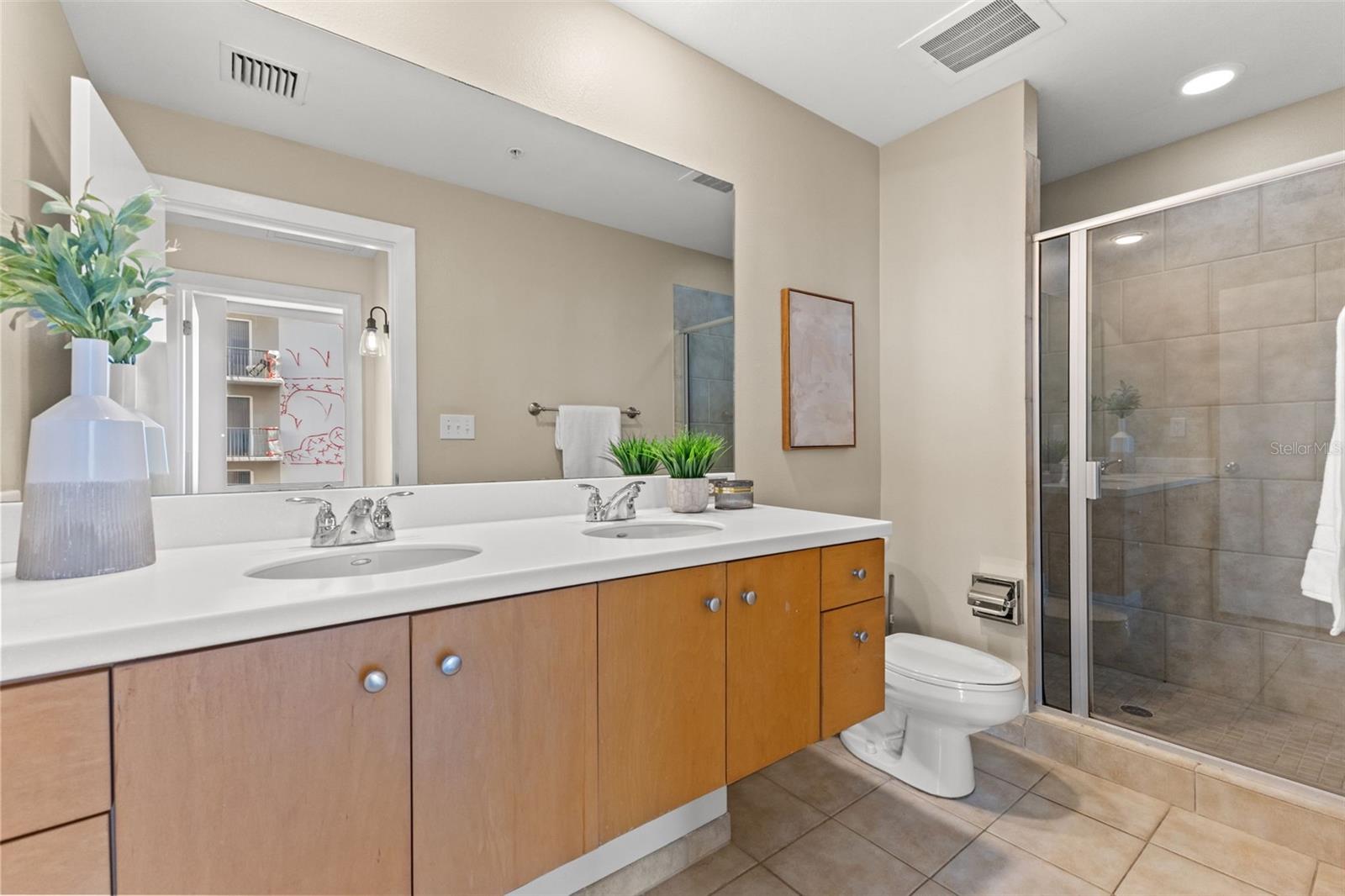 GRAND CENTRAL AT KENNEDY RESID - Residential