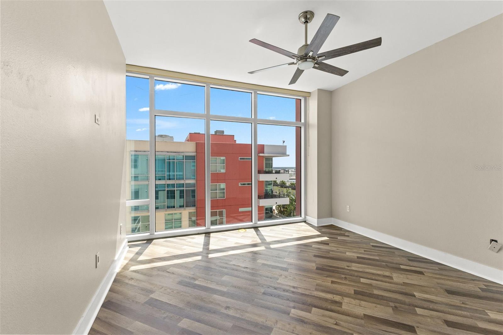 GRAND CENTRAL AT KENNEDY RESID - Residential