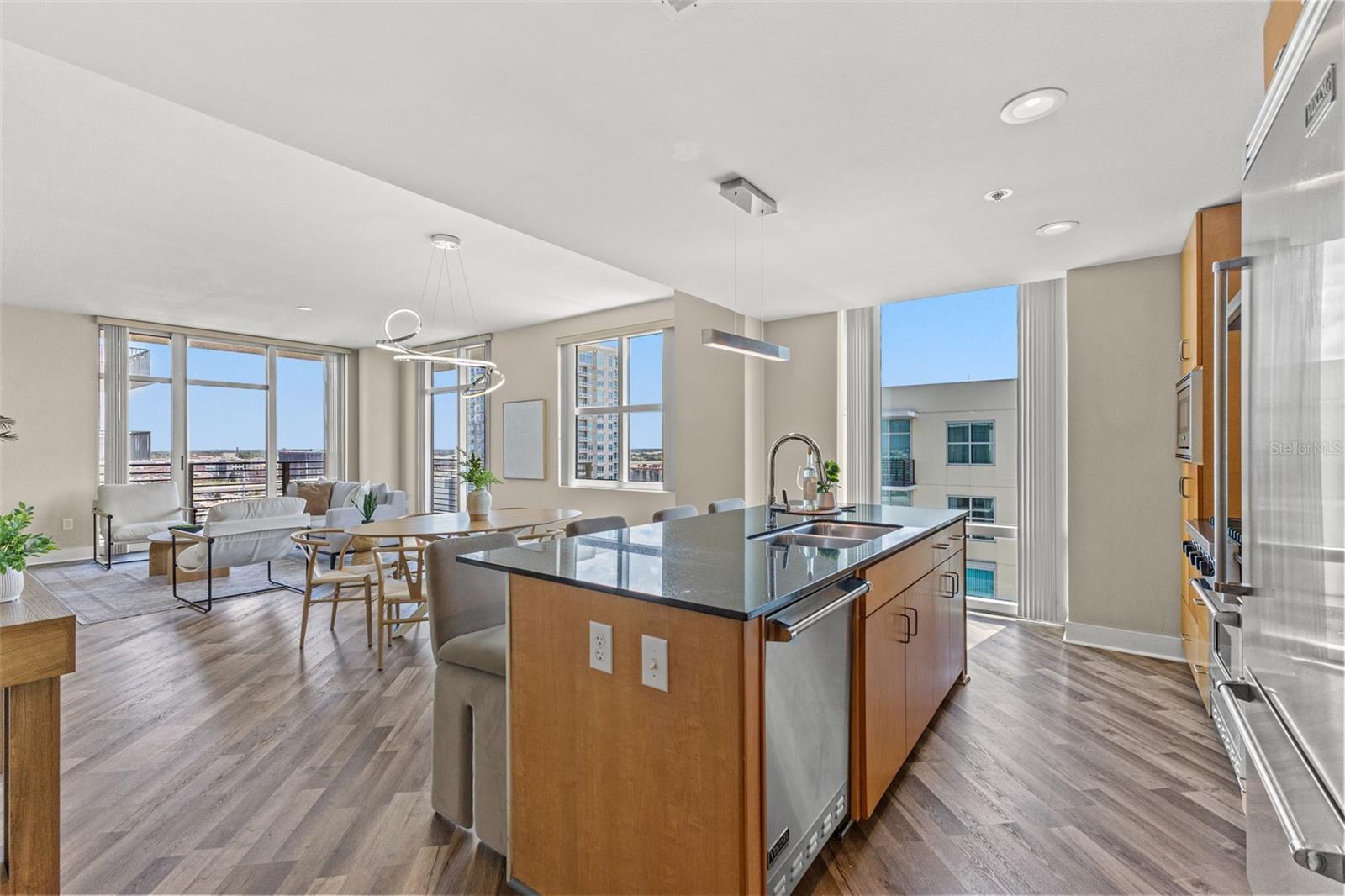 GRAND CENTRAL AT KENNEDY RESID - Residential