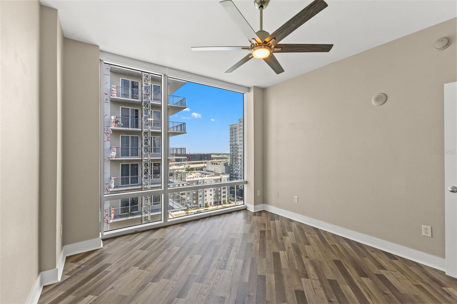 GRAND CENTRAL AT KENNEDY RESID - Residential