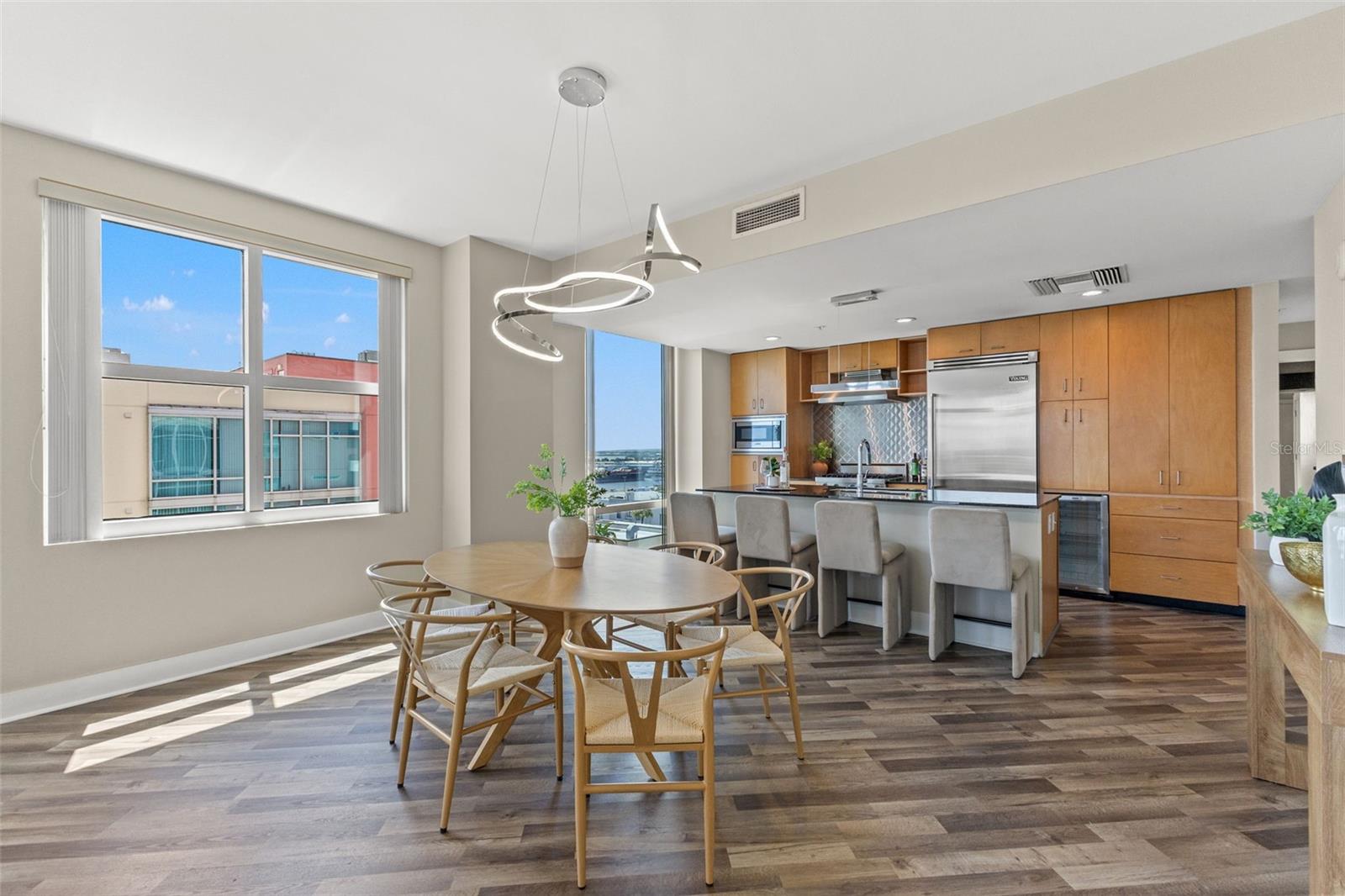 GRAND CENTRAL AT KENNEDY RESID - Residential