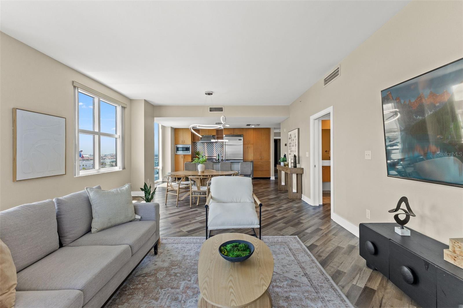 GRAND CENTRAL AT KENNEDY RESID - Residential