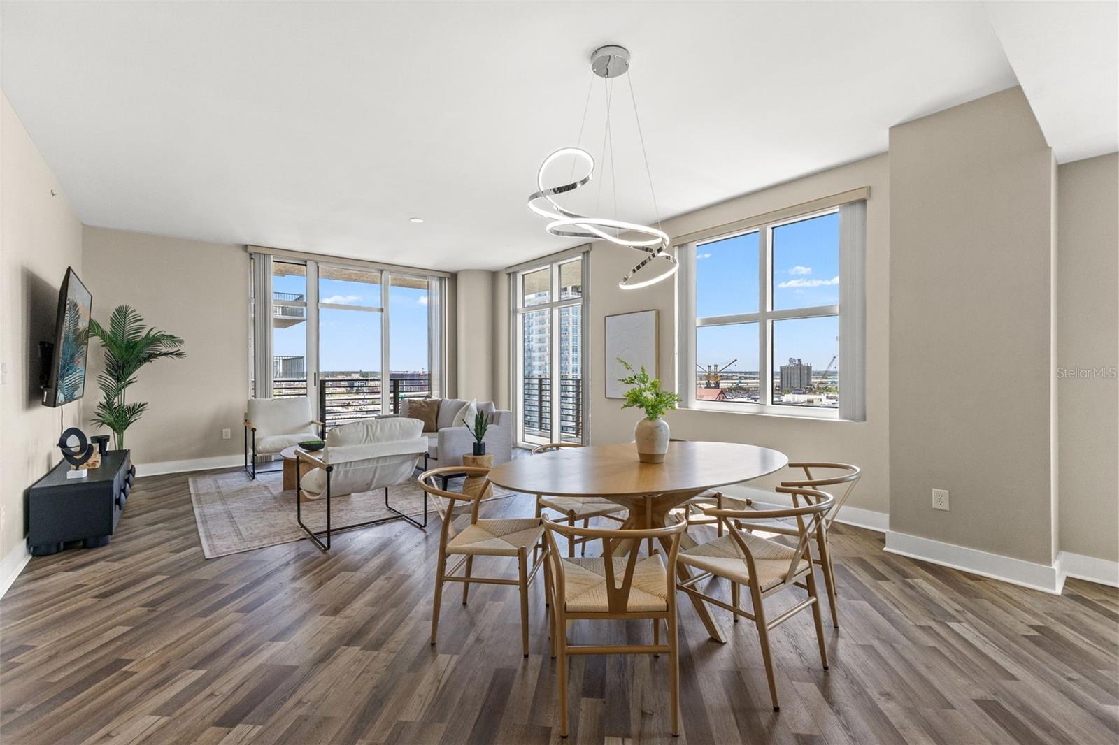 GRAND CENTRAL AT KENNEDY RESID - Residential
