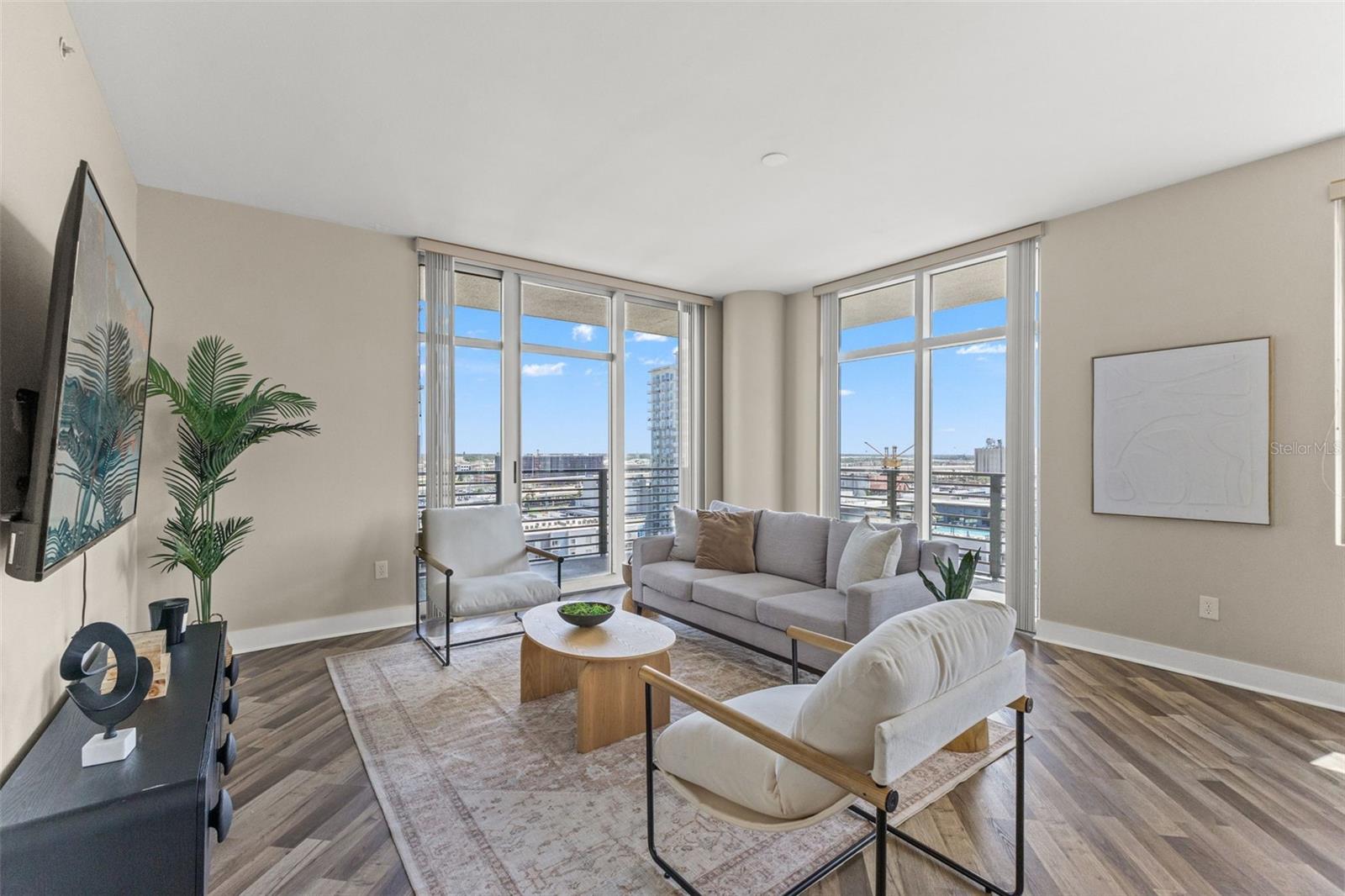 GRAND CENTRAL AT KENNEDY RESID - Residential