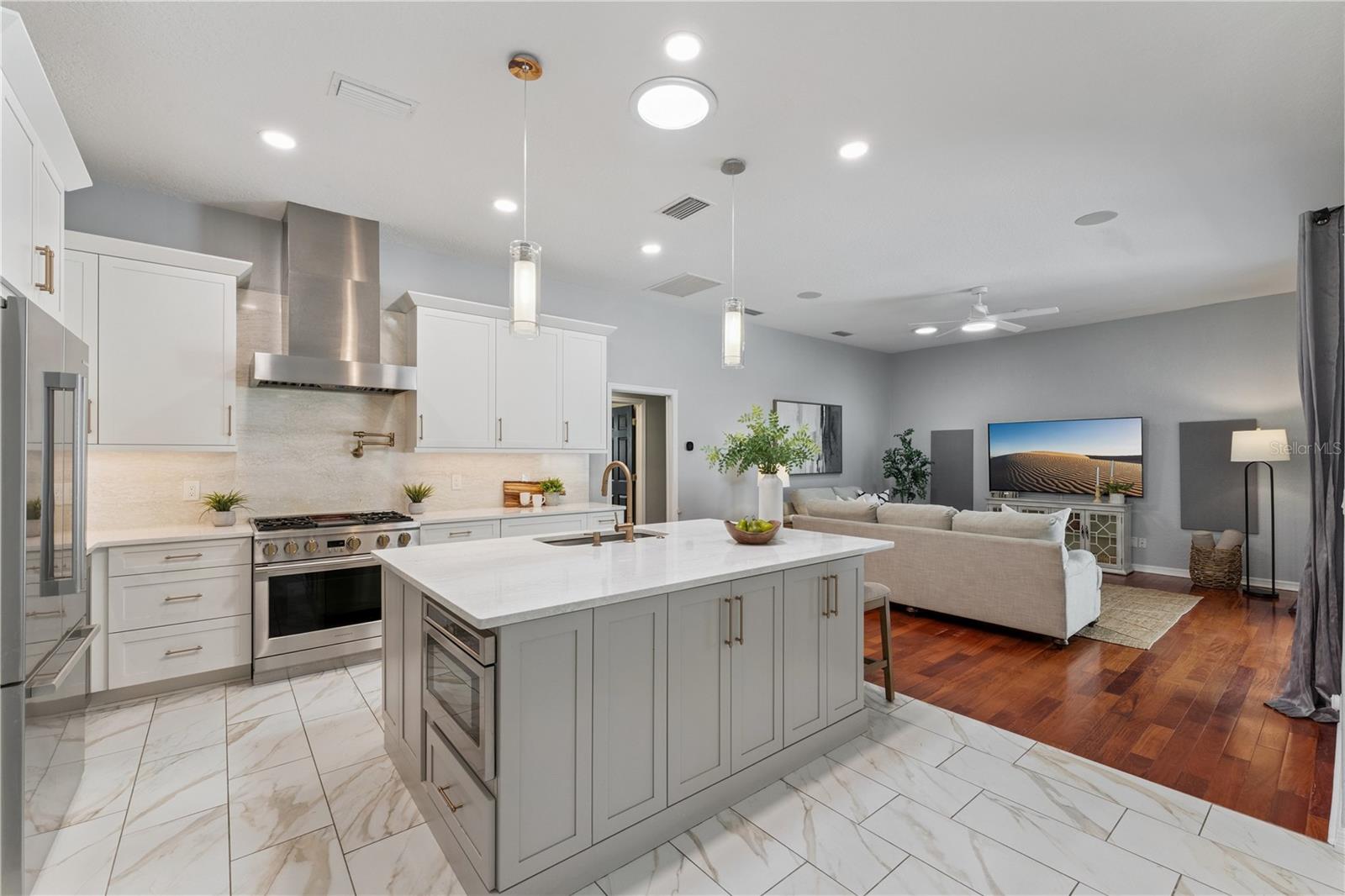 RIVERSBEND - Residential
