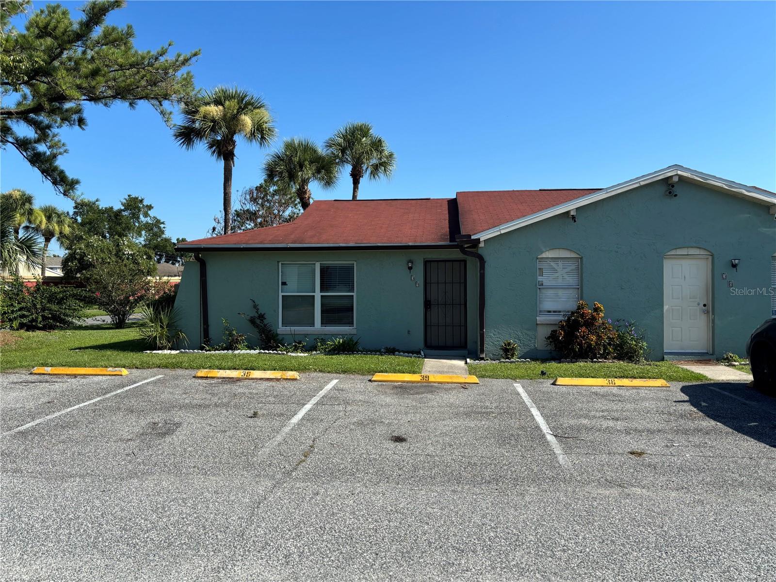 LAGO MESA VILLAS - Residential