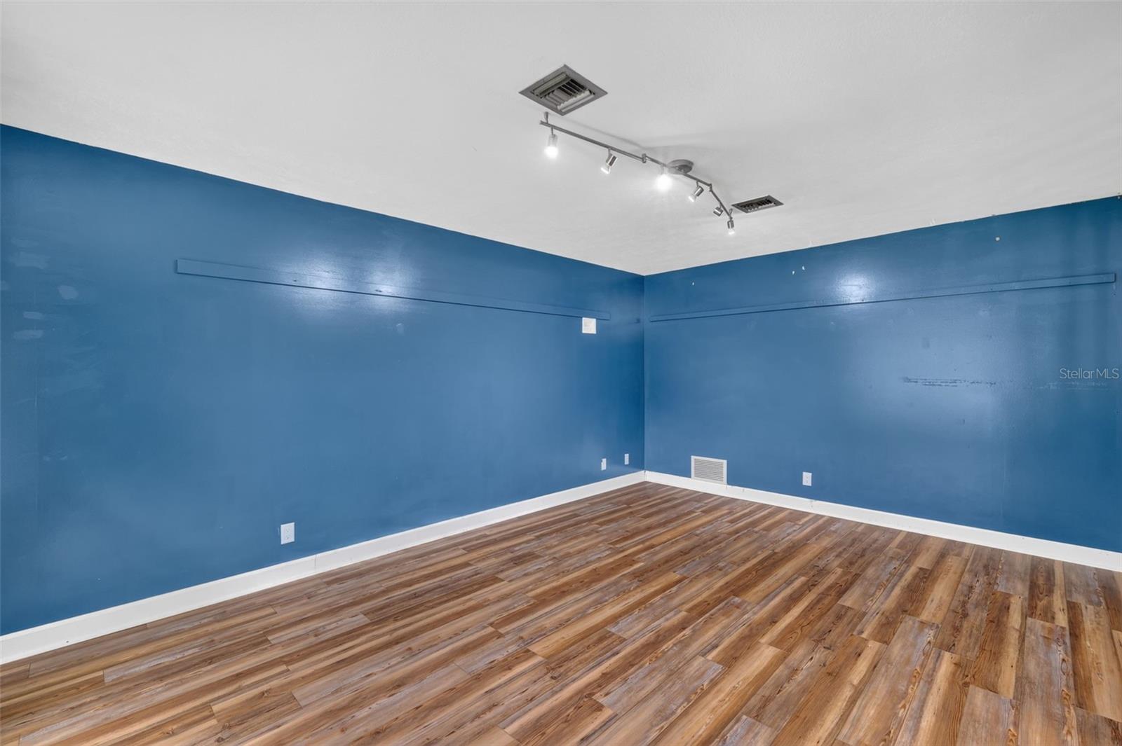 HUNTINGTON - Residential