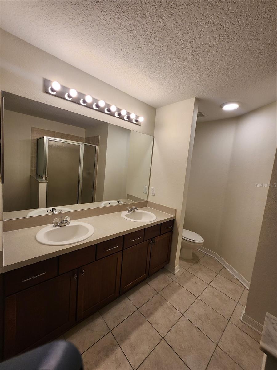 RIVER WALK - Residential Lease
