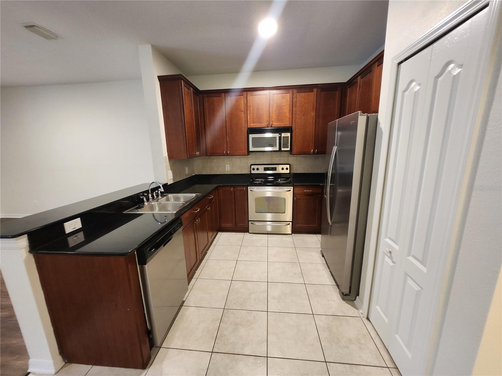 RIVER WALK - Residential Lease