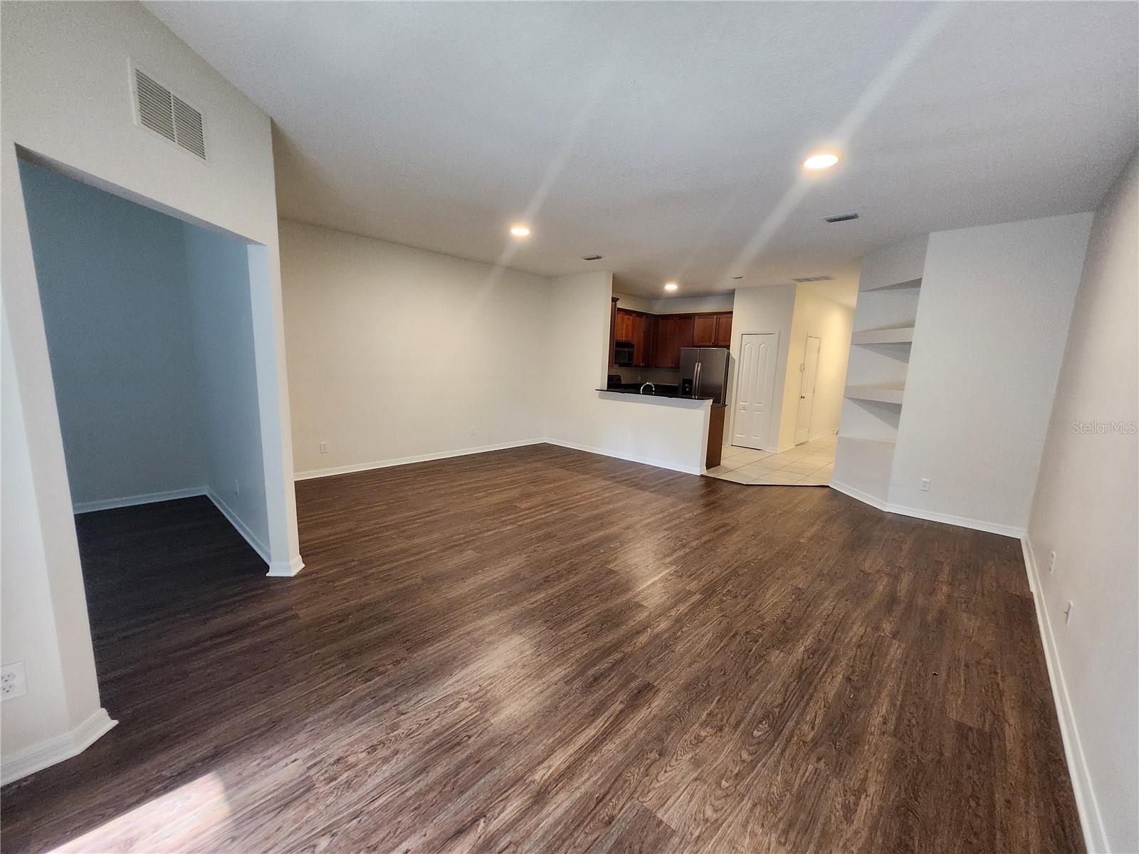 RIVER WALK - Residential Lease