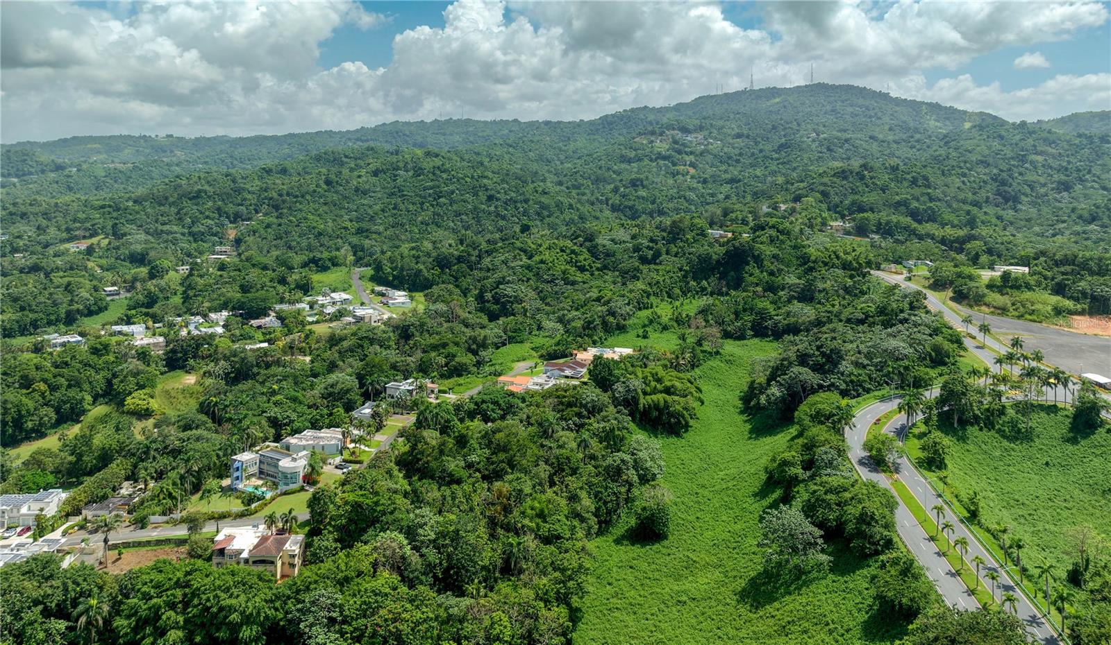 VALLE ESCONDIDO - Residential